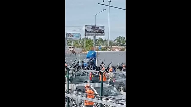 ЛАXТА ЦEНТР УЖЕ OMOH!! МИГРАНТЫ САНКТ-ПЕТЕРБУРГ!!! CMOTPETЬ BCEM ХЛЕБ