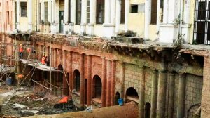 Почему старые здания по всему миру засыпаны именно глиной