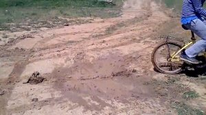 Велики по грязи покатушки