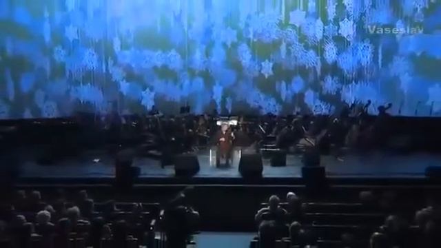 Всего 3 струны, а сколько Музыки, смысла, чувств, эмоций. Браво Мастеру!!! смотреть онлайн