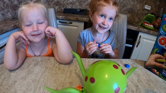 ОСЬМИНОГ ЖОЛИ.СПАСИ Крабика. НЕОБЫЧНАЯ ИГРА.Octopus Joli. THANKS CRAB. UNUSUAL GAME. смотреть онлайн