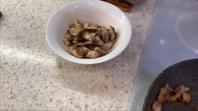 СПАГЕТТИ С КУРИЦЕЙ И ПОМИДОРАМИ ЧЕРРИ смотреть онлайн
