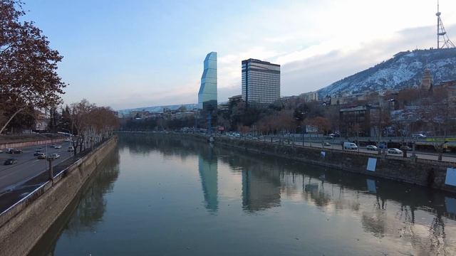 Walking tour in Tbilisi (Georgia) - Kote Marjanishvili St. [4k]. смотреть онлайн