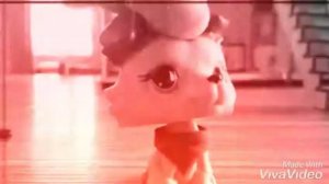 Клип А У МЕНЯ ВОДВОРЕ ХОДИТ ДЕВОЧКА С КАРЕ (Ч.О)