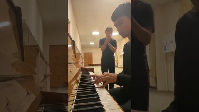 Кавер на песни (Добрый я,Волки) смотреть онлайн