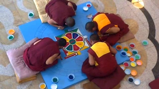 mandala. Строительство мандалы буддийскими монахами. смотреть онлайн