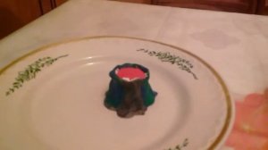 Вулкан из пищевой соды, красителя и уксуса!😏😙😘☺😊😀😁😃😄