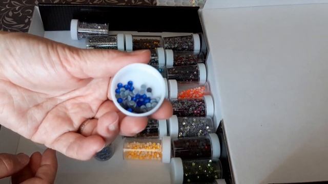 Стразы для купальника для художественной гимнастики. Часть 3. смотреть онлайн