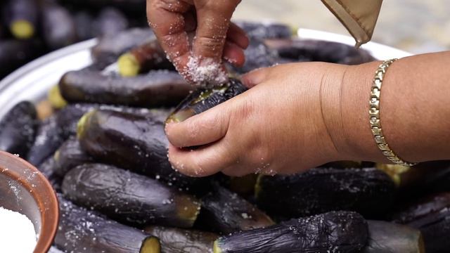 The Easiest way to make Pickled Eggplant. Pressed between stones. смотреть онлайн