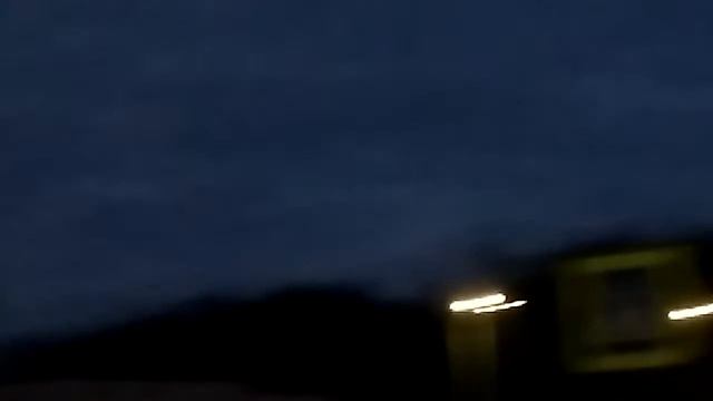 Луна под облаками смотреть онлайн