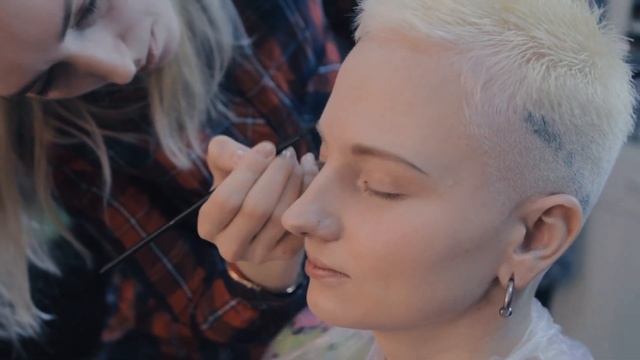 Как можно измениться за один поход к мастеру? | Rock Hair Lab смотреть онлайн