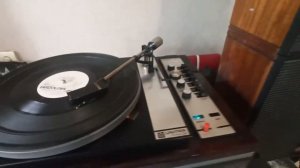 проигрыватель пластинок высшего класса "Вега-003" и ламповый стерео-тюнер рабочий