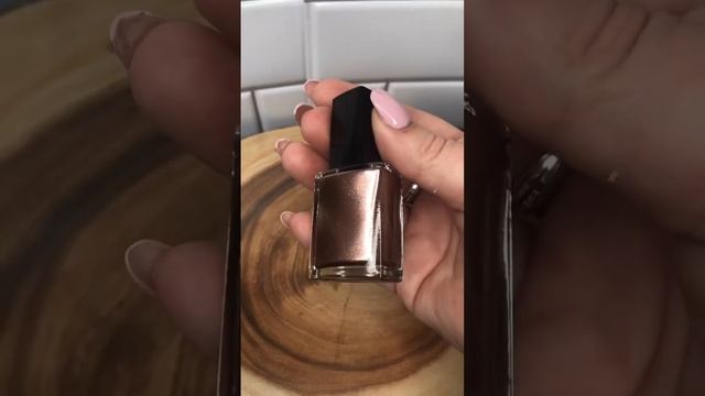 fmg Glimmer Nail Lacquer boasts a gel-like, cushion texture and a silky nail-strengthening formula смотреть онлайн