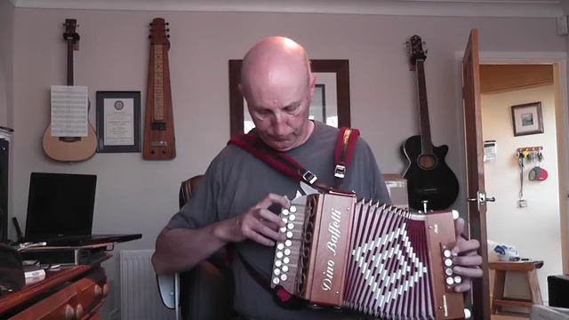 Learning To Play The Melodeon Blog 38 - Drunken Sailor using accidentals on two boxes смотреть онлайн