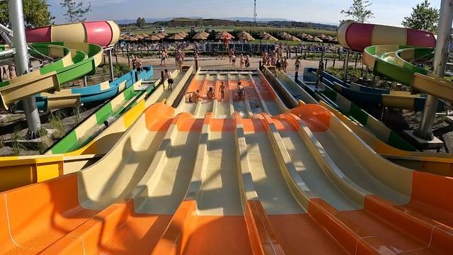 Orange Family Water Slide at Energylandia смотреть онлайн