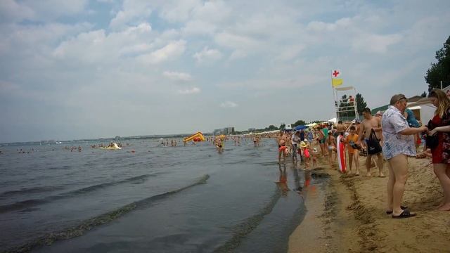 АНАПА 18.07.2019 ЦЕНТРАЛЬНЫЙ ПЛЯЖ-ЛУЧШЕ ЗАКРЫТЬ. УЛИЦА КИРОВА смотреть онлайн