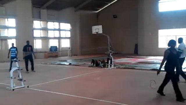 Le badminton a l'Universite Gaston Berger de Saint-Louis.3gp смотреть онлайн