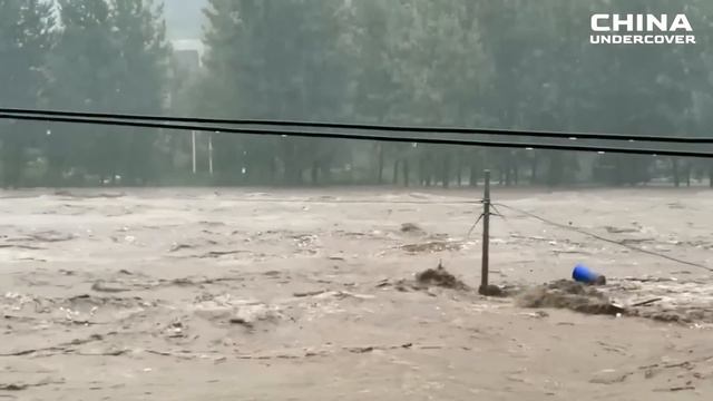 The Three Gorges Dam Catastrophe: China's Worst Floods in Decades | China Undercover смотреть онлайн