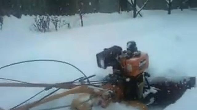 Убираем снег мотоблоком смотреть онлайн