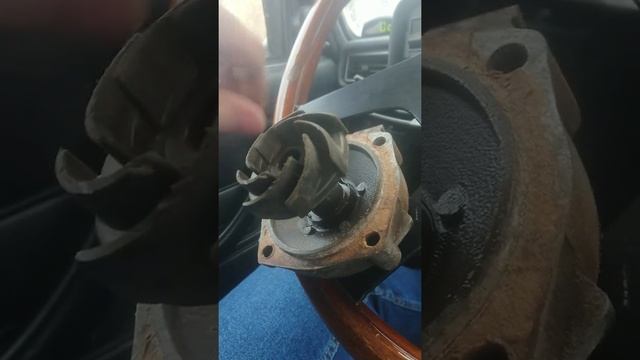 Износ подшипников помпы на Жигулях. смотреть онлайн