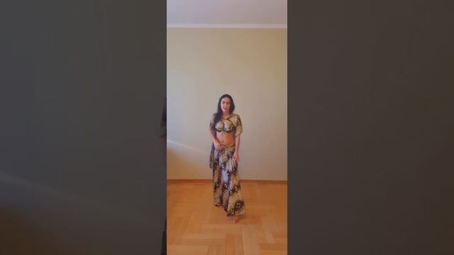 Базовые движения восточного танца. Урок 6. "Сброс бедра вниз" смотреть онлайн