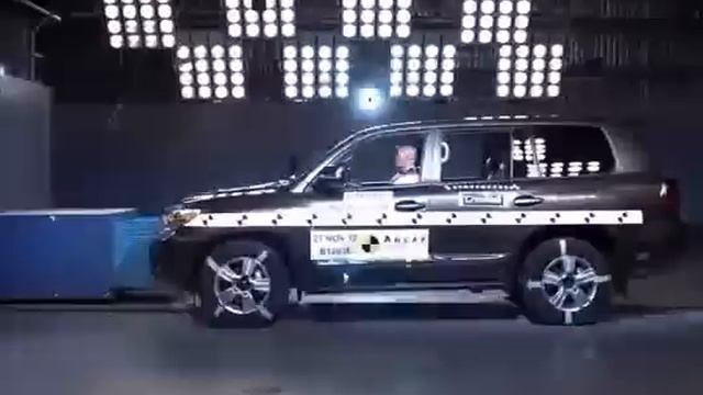 Краш тест Toyota Landcruiser 200, безопасные автомобили