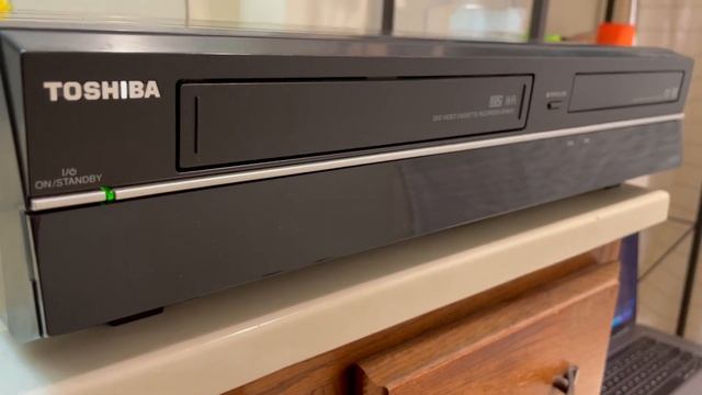 Toshiba DVR670KU DVD Recorder VCR Combo VHS HDMI Output смотреть онлайн