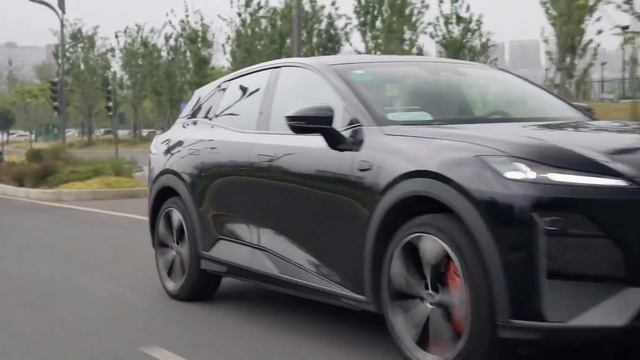 全网都在吹深蓝S7增程版，我们来聊聊纯电版 смотреть онлайн