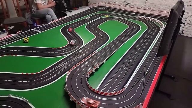 Carrera digital 132 /modified track/ 6 cars on the track! смотреть онлайн