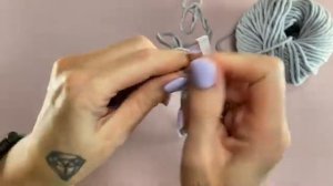 Самый простой детский шарф спицами - видеоурок  вязания шарфа для начинающих