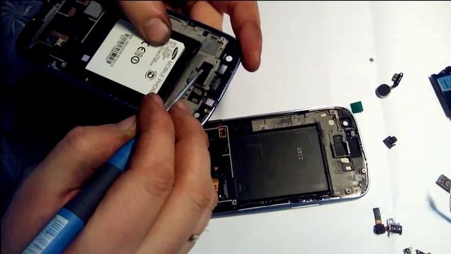Замена модуля дисплея с рамкой Samsung Galaxy S3 смотреть онлайн