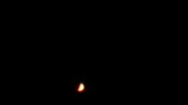 18% Crescent, 3 Planets & a Strange Flyby смотреть онлайн