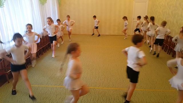 Упражнение "Шаг, бег, подскоки" смотреть онлайн