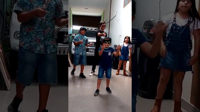(China) Ruben, Cristian , Fernando , Fernanda смотреть онлайн