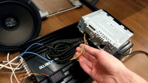 Как подключить блок питания к усилителю и головному устройству