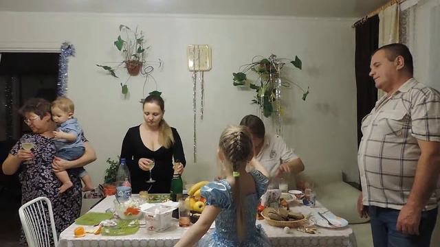 Новогодний ВЛОГ смотреть онлайн