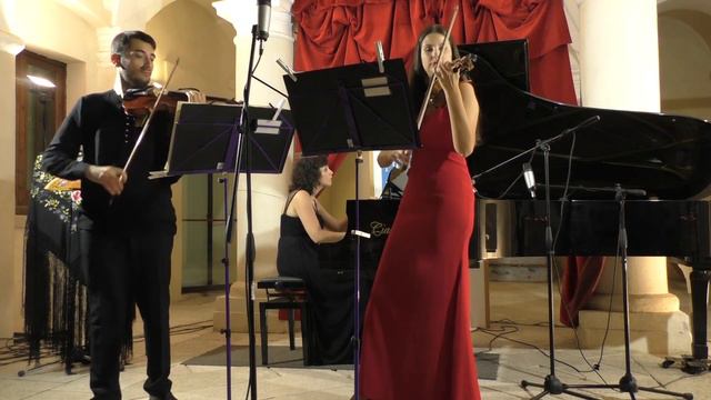 P. de Sarasate "Navarra" for two violins and piano смотреть онлайн