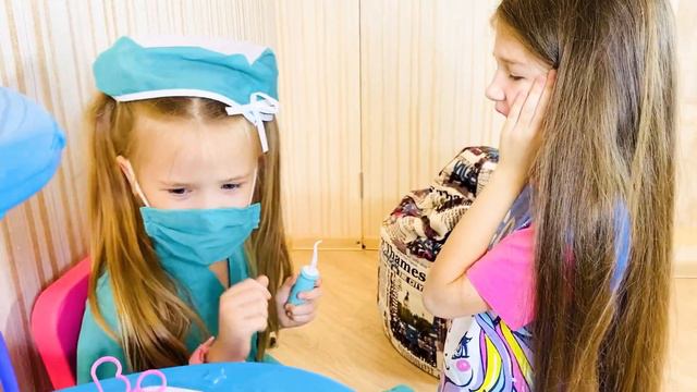 Полина и играет в зубной доктор смотреть онлайн