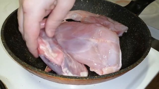 Кролик в сметанном соусе - Rabbit in sour cream sauce. смотреть онлайн