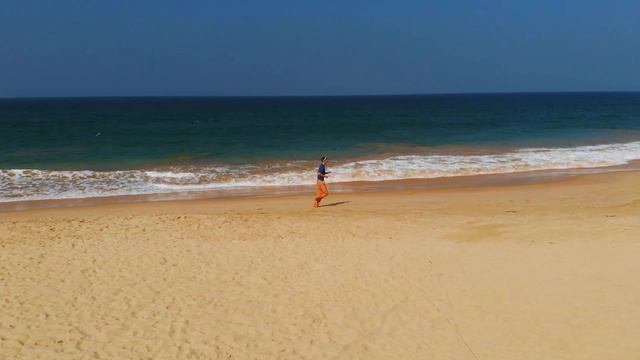 Пробежка по берегу океана смотреть онлайн