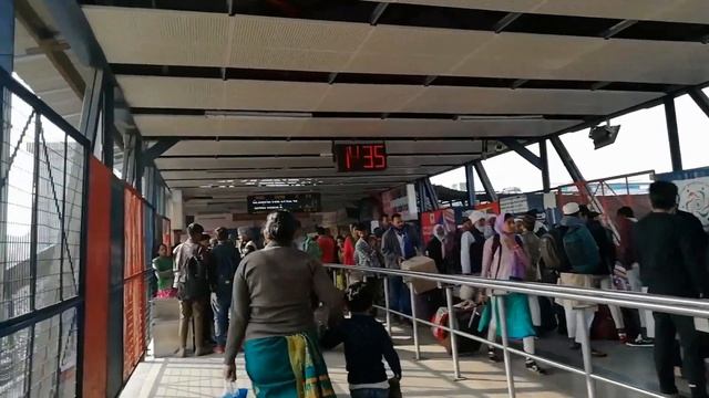 Hazrat Nizamuddin Railway station Delhi || Nzm Railway station Delhi смотреть онлайн