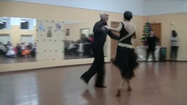 Мега позитивные танцы Латино а ля Тула смотреть онлайн