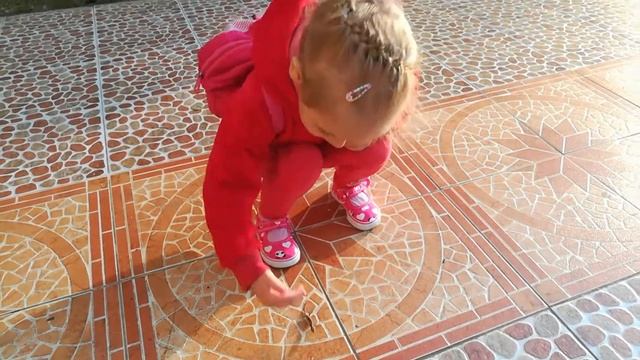 Весна. Нашли ящерицу. смотреть онлайн