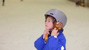 Как научить ребенка КАТАТЬСЯ НА СНОУБОРДЕ [Супердети]