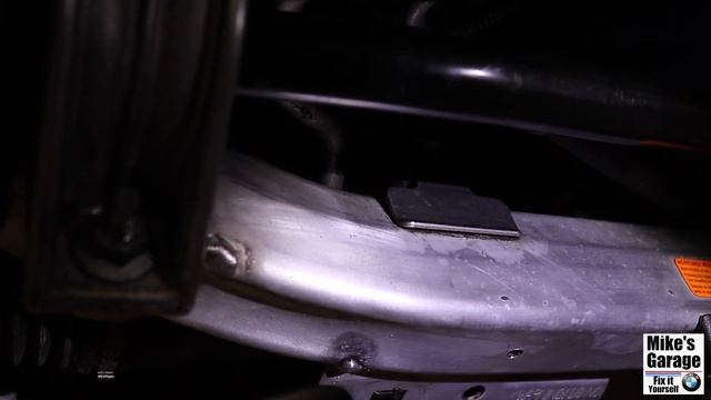Oil pan gasket on BMW E60 N52 engine DIY part 1 смотреть онлайн
