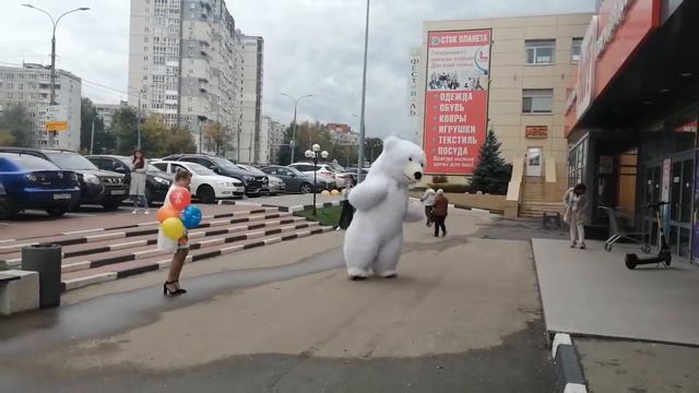 Красивая девушка и Мишка!!!! смотреть онлайн