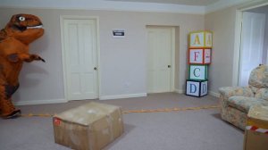 РАДУЖНЫЕ ДРУЗЬЯ ГЛАЗАМИ МОНСТРОВ  В РЕАЛЬНОЙ ЖИЗНИ Rainbow friends in real life 1 Серия