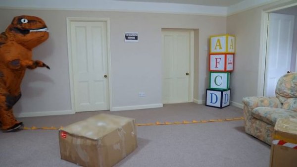 РАДУЖНЫЕ ДРУЗЬЯ ГЛАЗАМИ МОНСТРОВ  В РЕАЛЬНОЙ ЖИЗНИ Rainbow friends in real life 1 Серия