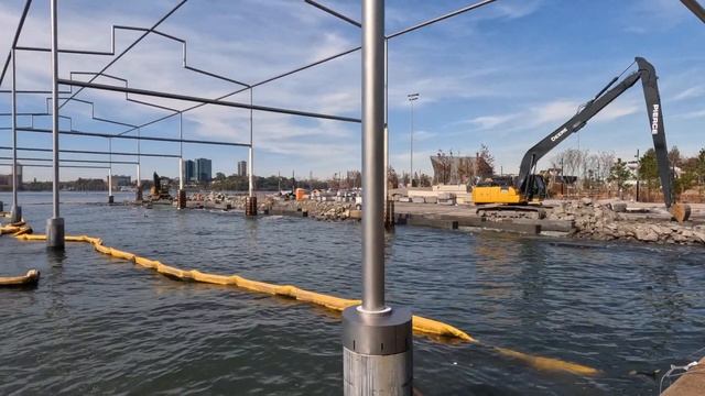 Один день в Нью Йорке, новый парк, пустые улицы... смотреть онлайн