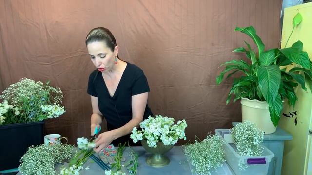 Luna de gypsophilia en malla de gallinero sin utilizar espuma floral смотреть онлайн